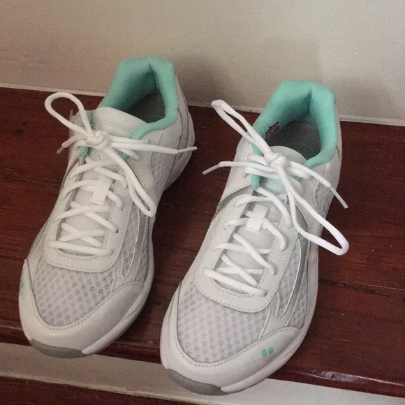 ryka dash 3 walking shoes